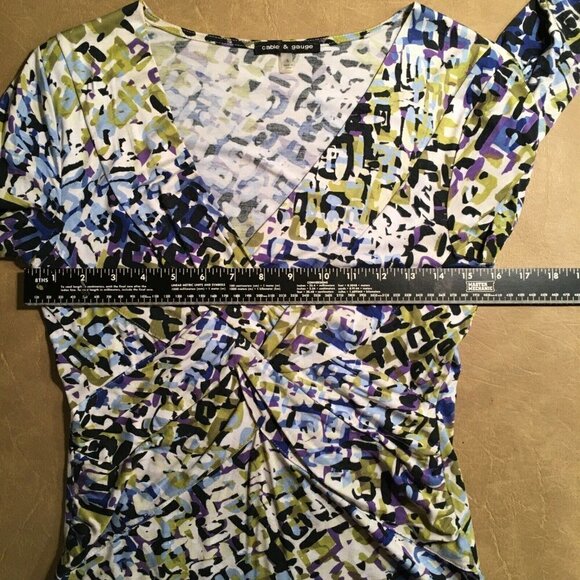 𝅺cable & GAUGE Fitted Pullover Top, Blue/White/Black/Purple print, NWOT, Size S - Picture 4 of 9